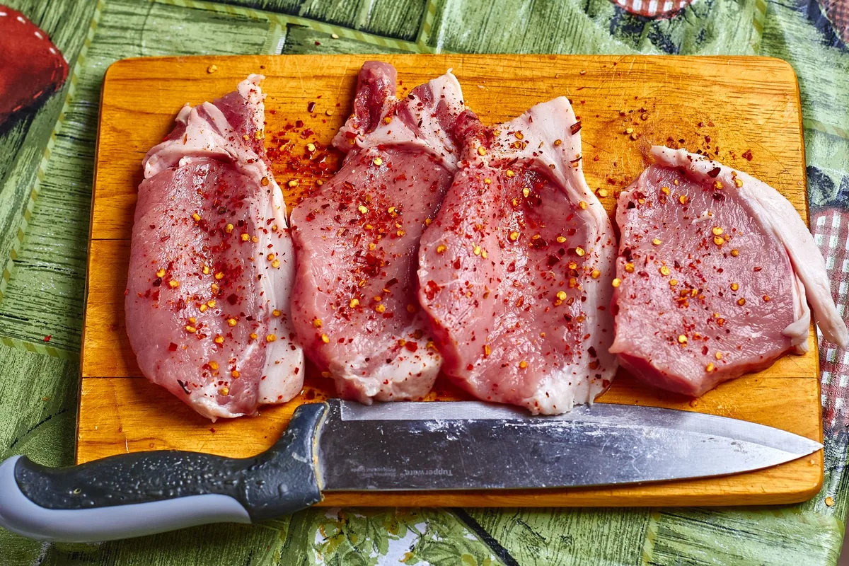 A knife on a cutting board