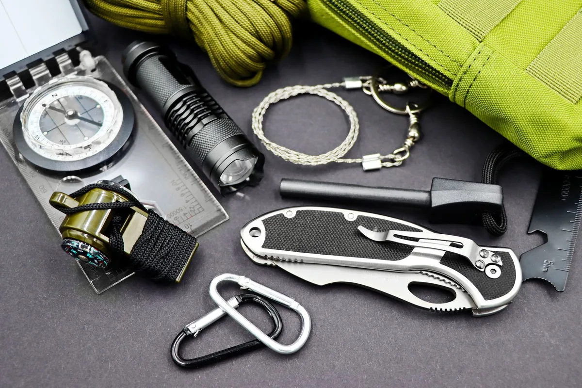 A knife and paracord