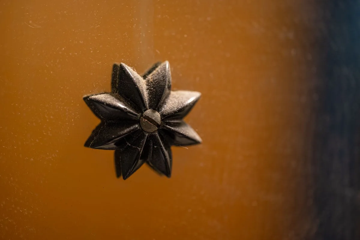 A sharpened metal edge