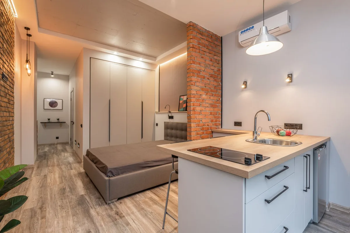 A studio flat kitchen