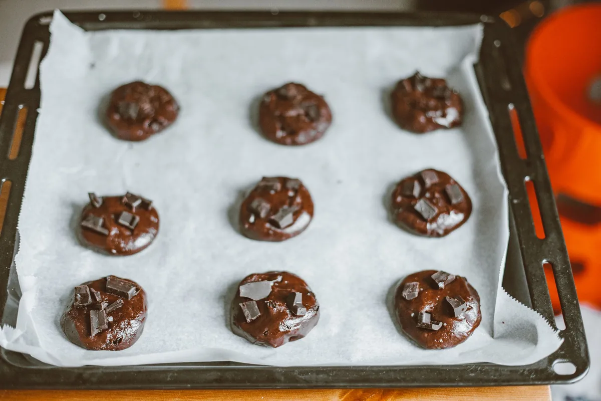 Cookie dough with chocolate chips