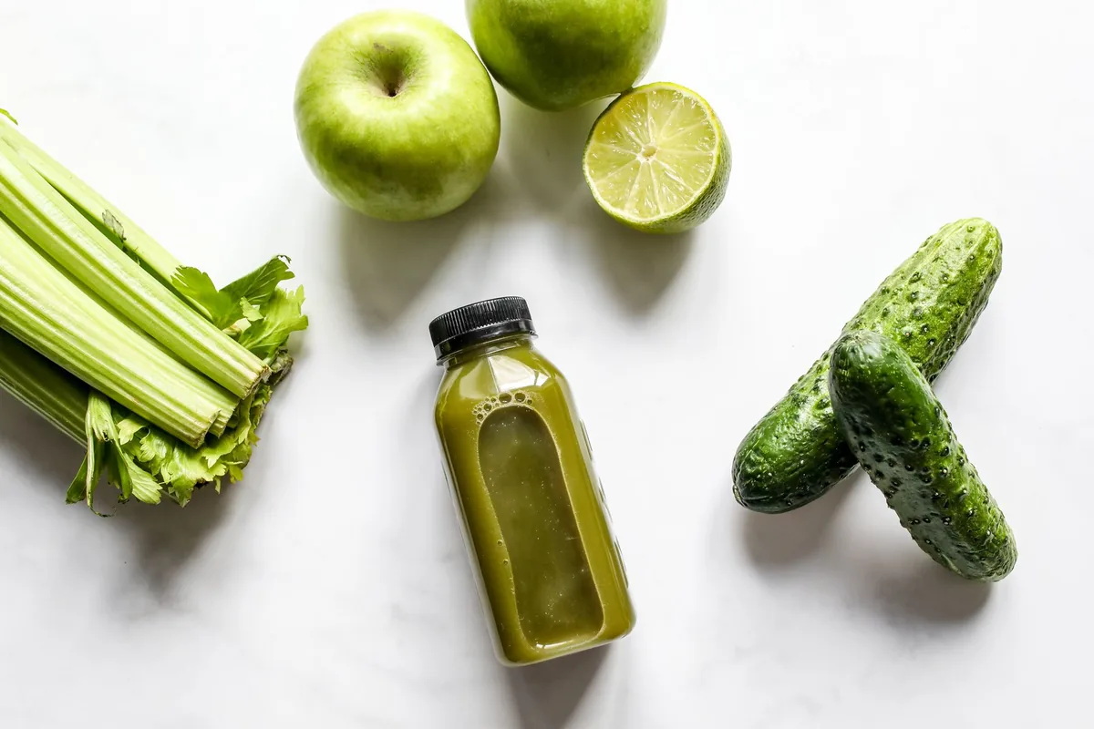 Freshly extracted celery and vegetable juice