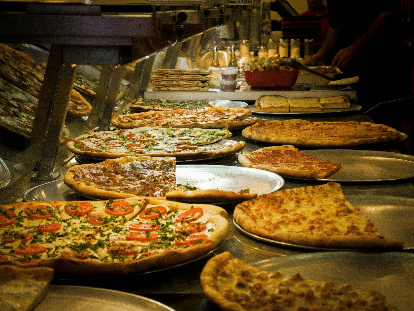 New York vs. Chicago vs. Neapolitan Pizza: What’s the Real Difference?