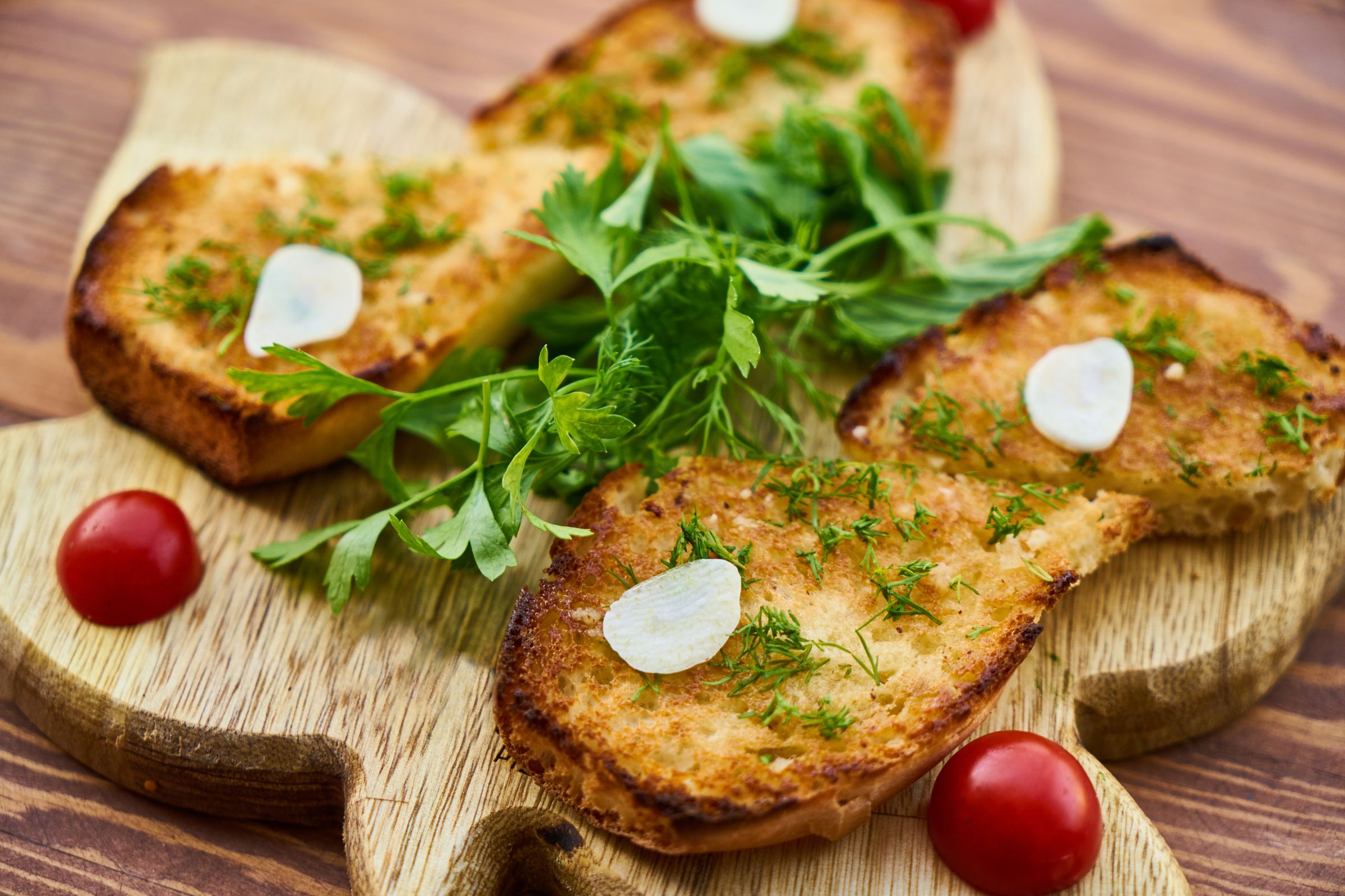 Toasted garlic bread with herbs