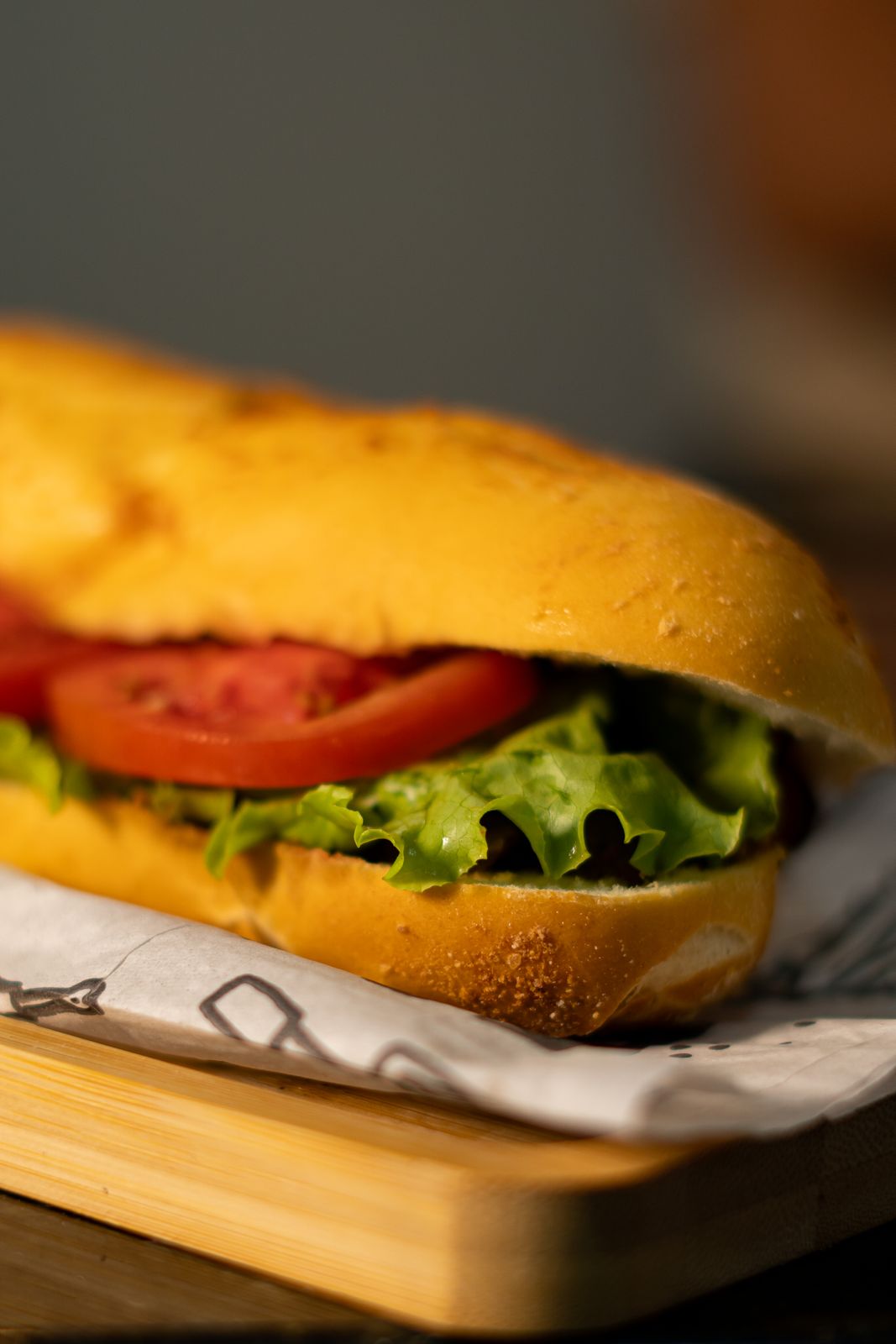 Sub sandwich with lettuce and tomato