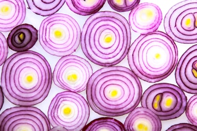 Sliced red onion rings
