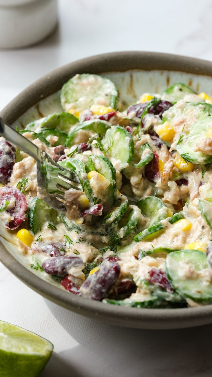 Creamy tuna salad with fresh vegetables