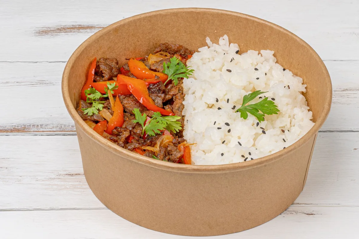 Beef and vegetable rice bowl ready to eat