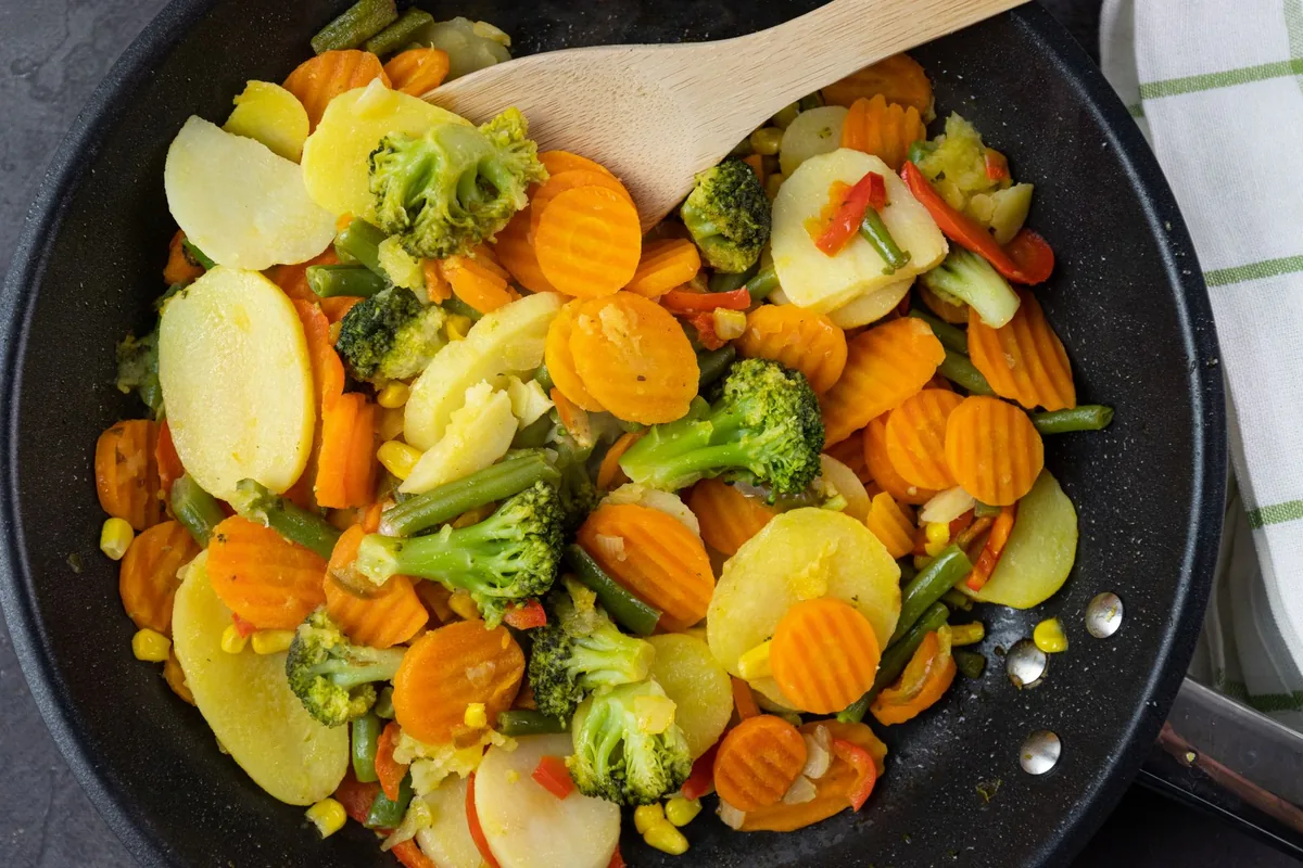 Stir-fried broccoli and carrots