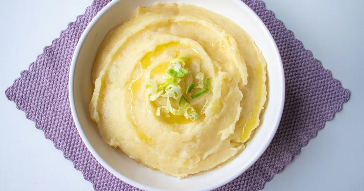 Low Speed First on the Best Immersion Blender for Mashed Potatoes