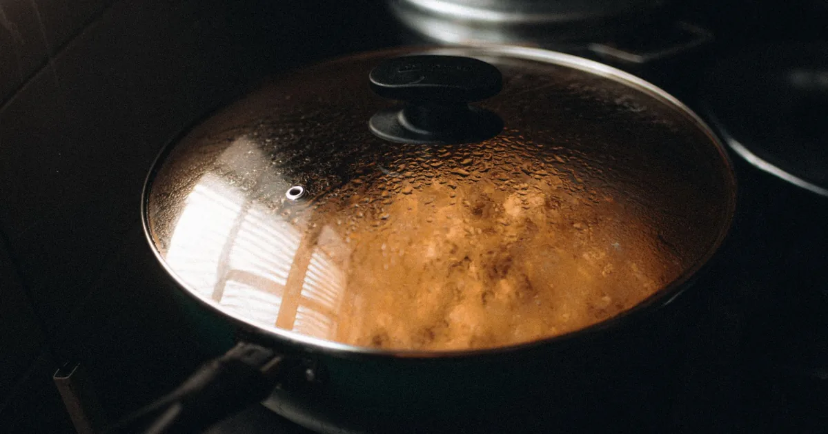 Depth Hides Behind Quarts in the Best Deep Frying Pan With Lid