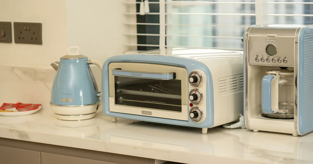 Inside or Out, the Best Toaster Oven Bakeware Rarely Says Which
