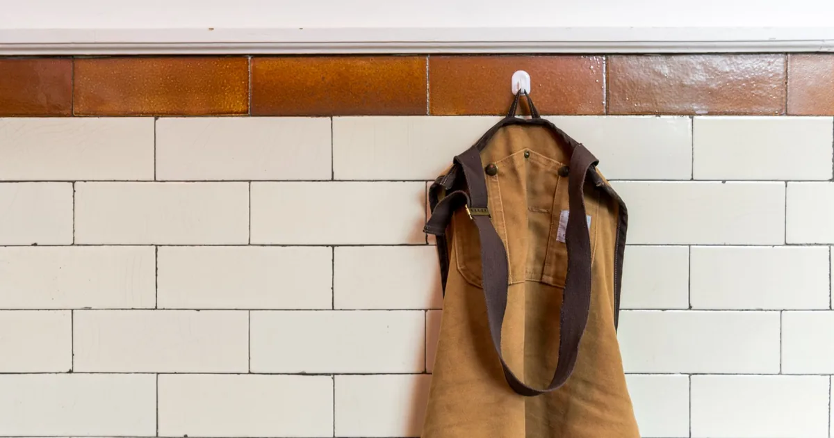 Ten Best Kitchen Aprons Sewn Without a Single Towel Loop